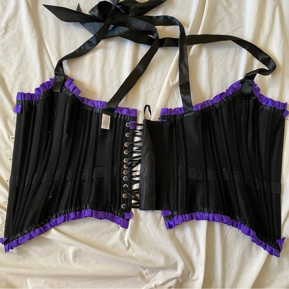 Black and Purple Corset tie back - Picture 6 of 6